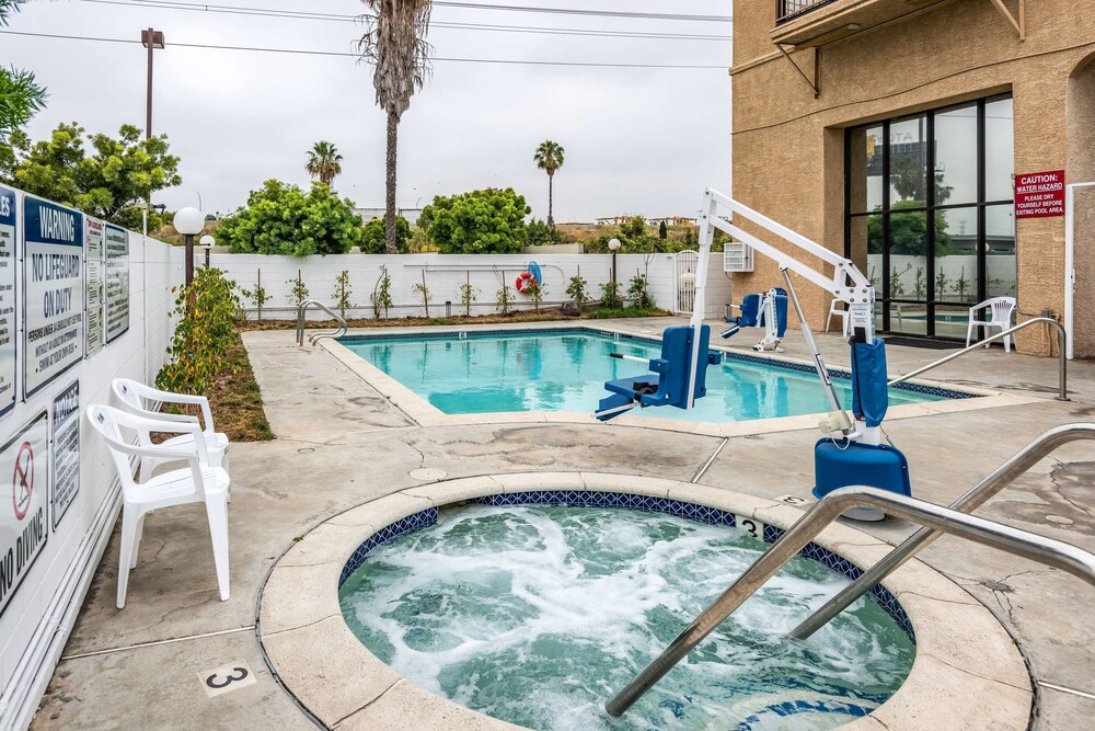 Motel6 Gardena, CA - South 22/25