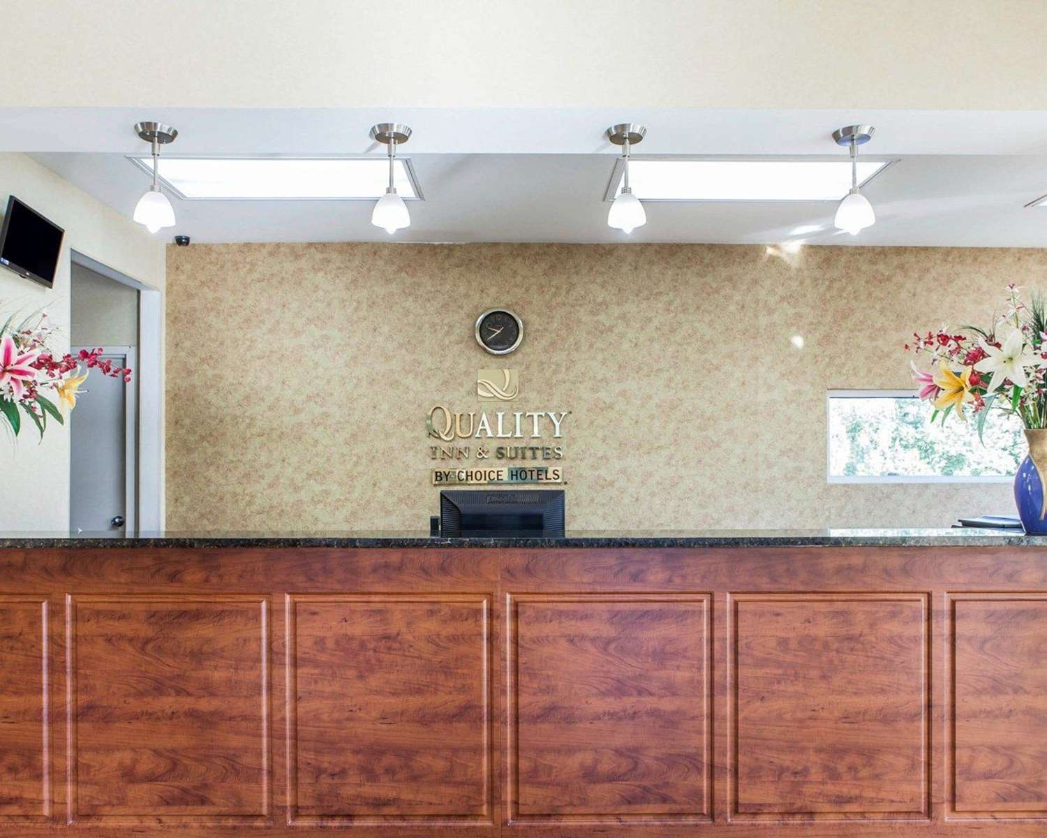 Quality Inn & Suites Cartersville North 9/42