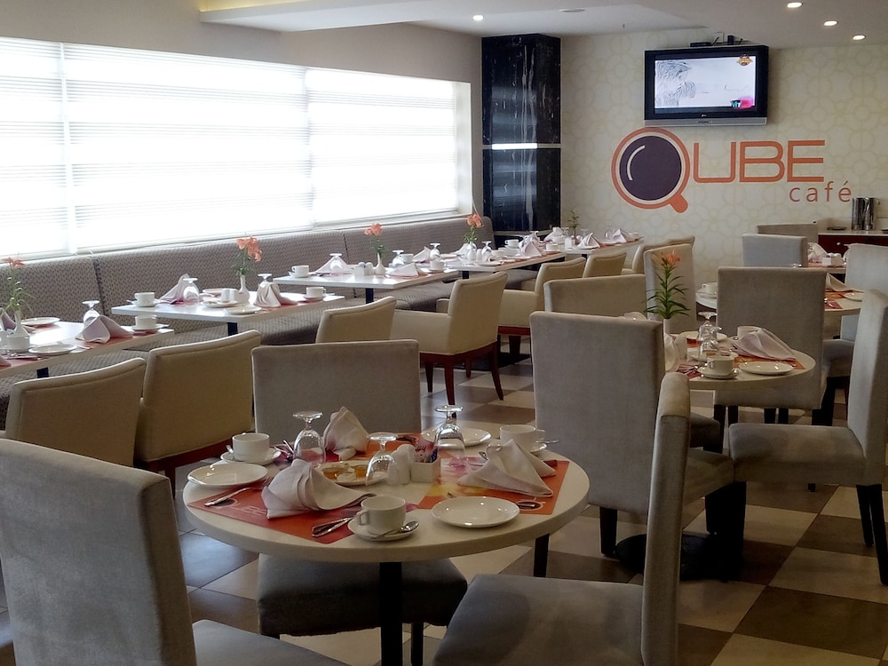 The Altruist Business Hotel 23/27
