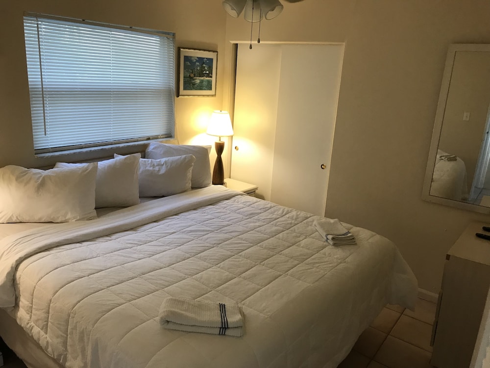 Miramar Resort 7/50