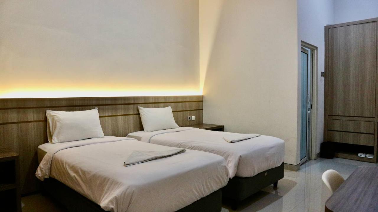 El Malik Hotel Sumenep 13/28