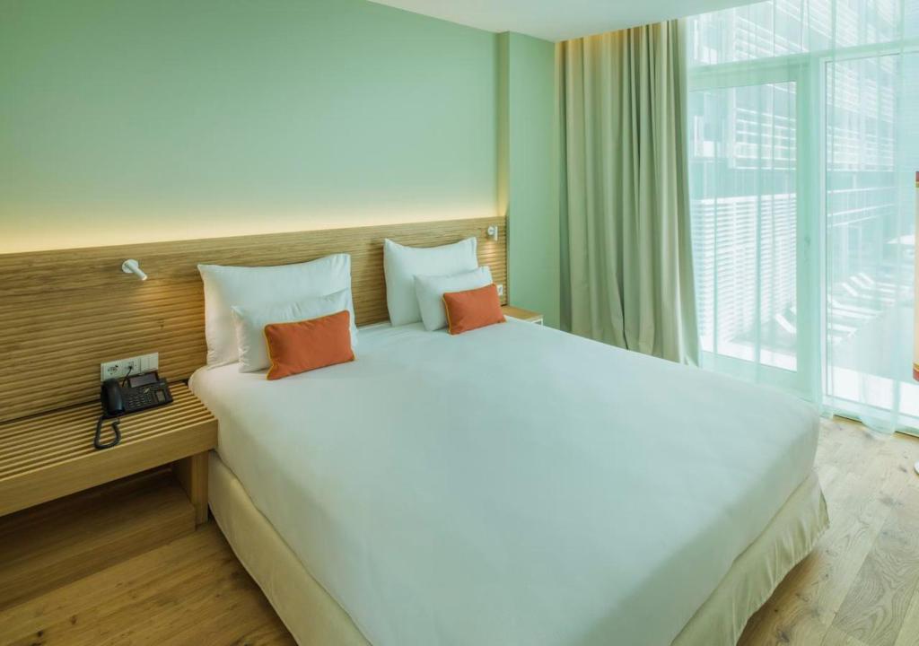 Suite, Lateral Side Sea View