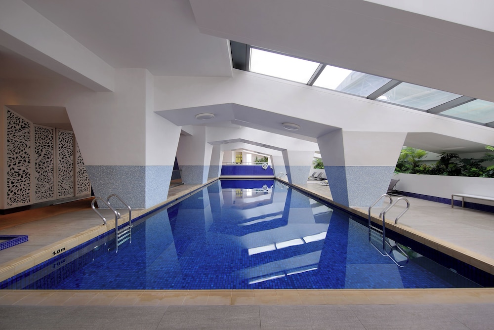 swimming pool spa