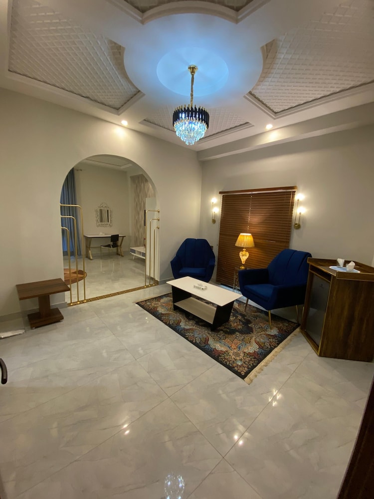 Grand Shalimar Hotel 37/47