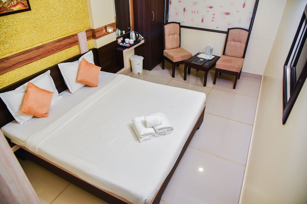 Hotel Tulsi 8/38