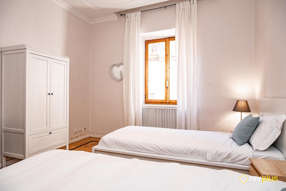 DELUXE, APARTMENT