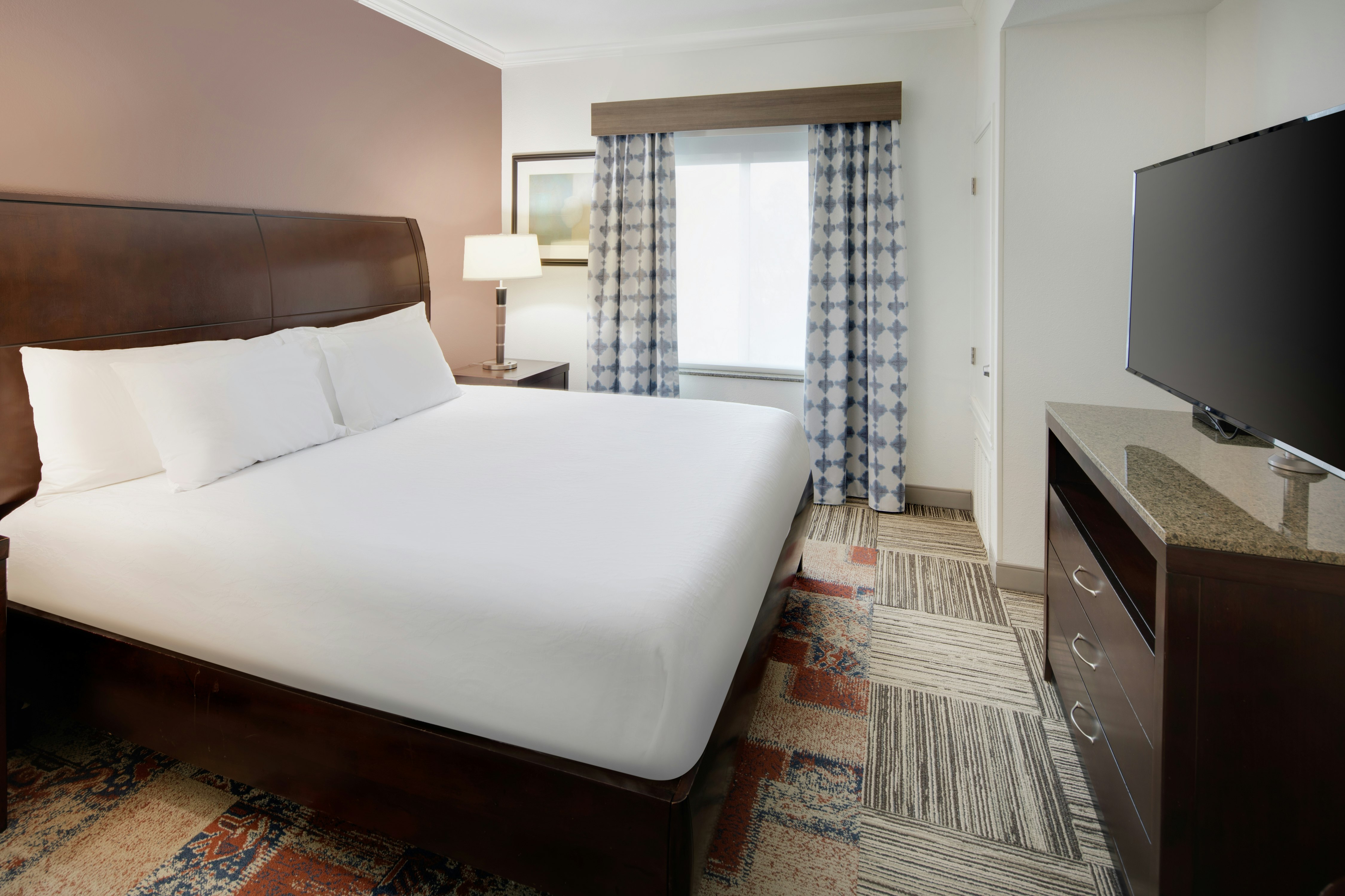 JUNIOR SUITE, KING BED, SOFA