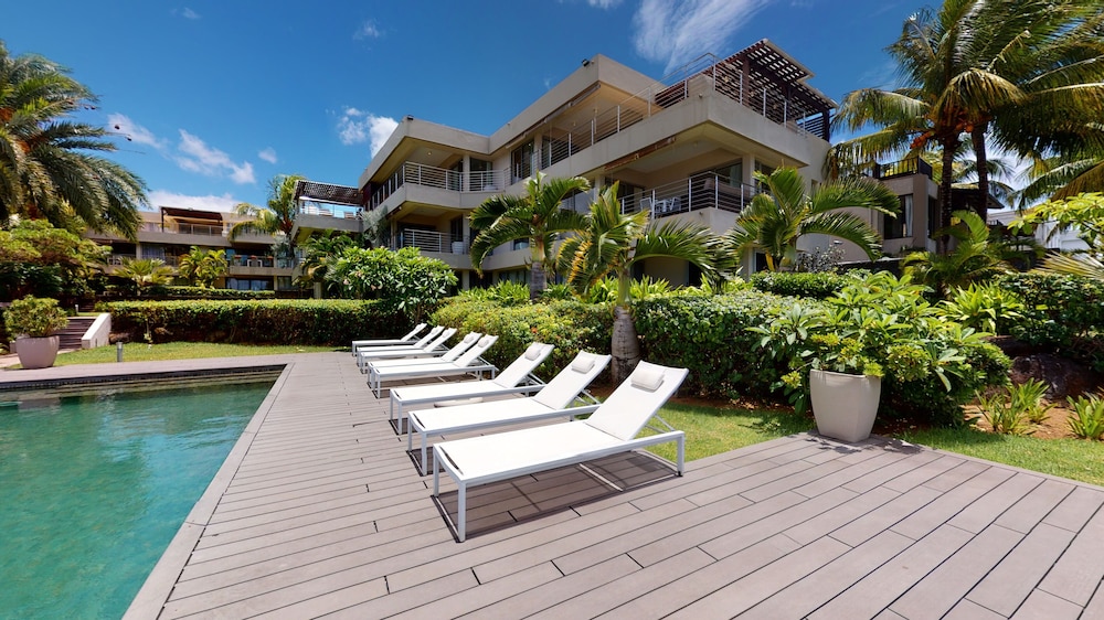 Bon Azur Beachfront Suites Penthouses By Lov 62/78