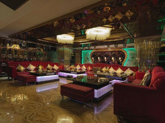 Donghu Grand Hotel 36/49