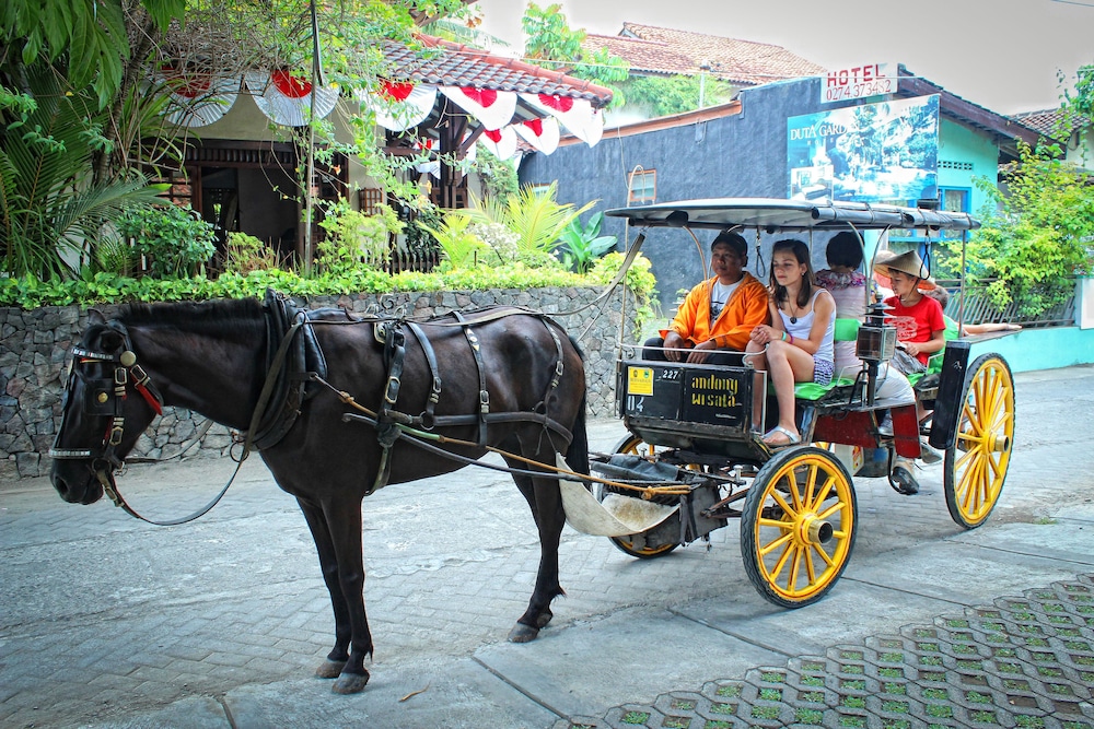 DUTA GARDEN HOTEL 48/58