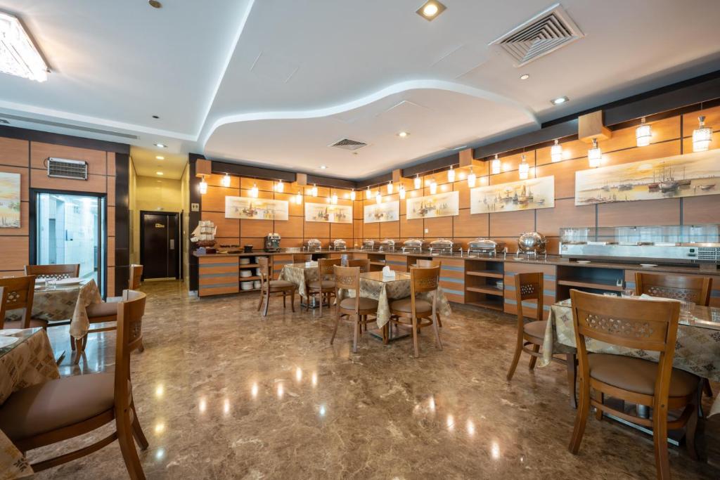 restaurant cafeteria