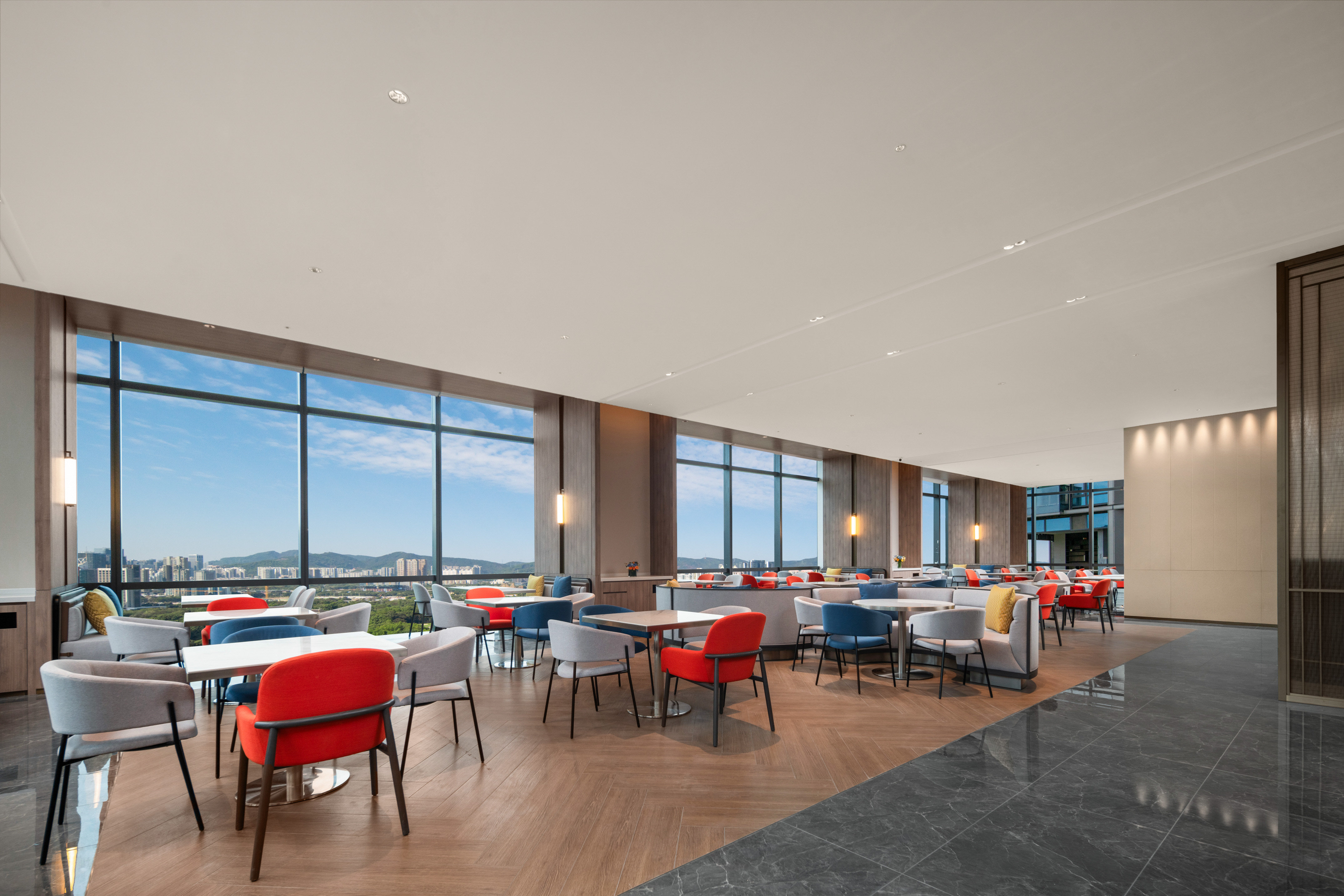Holiday Inn Express Shenzhen Futian Center 47/63