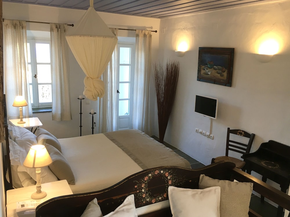 Niriedes Hotel 16/72