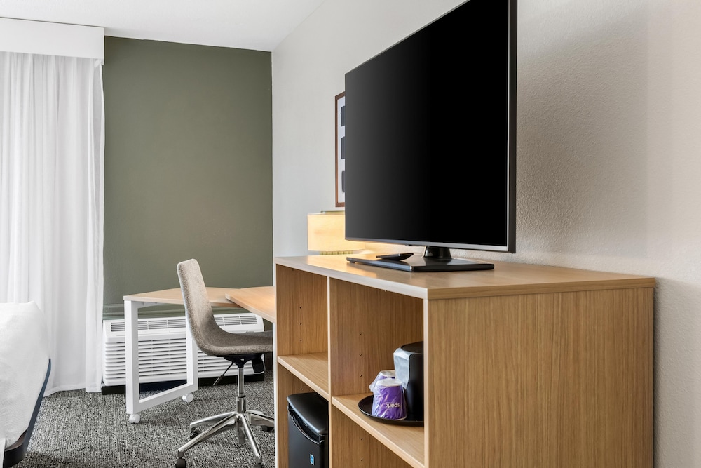 Spark by Hilton Akron Fairlawn 35/46