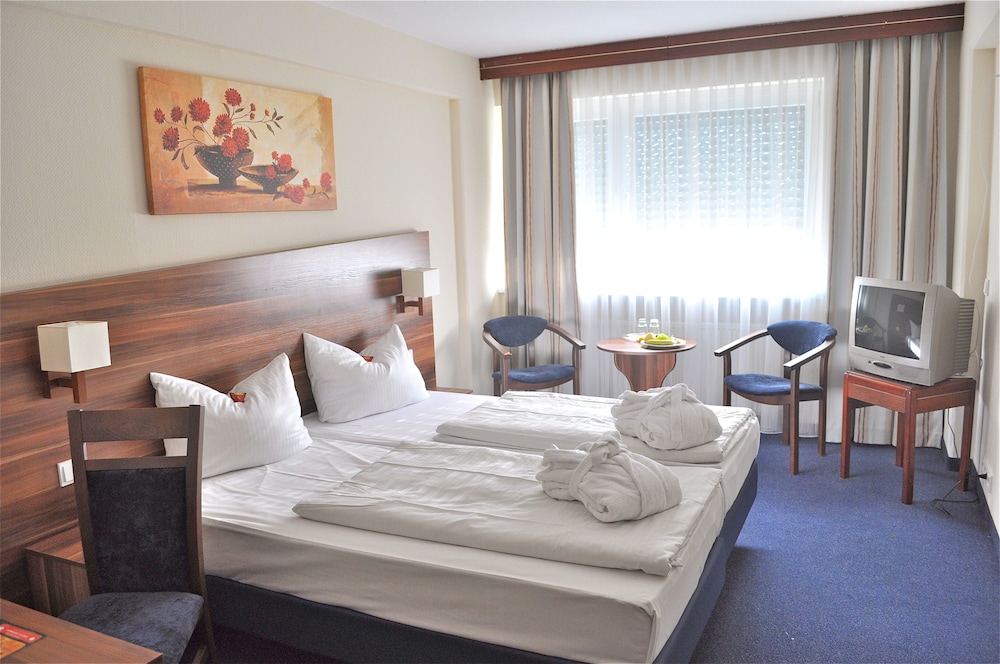 Savoy Hotel Frankfurt 34/80