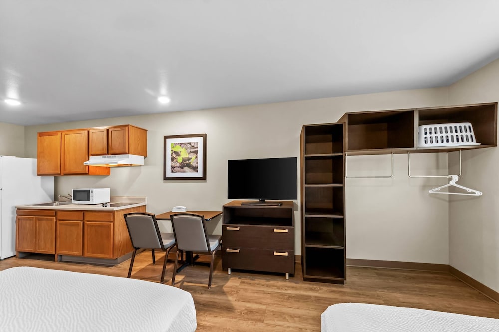 WoodSpring Suites San Antonio South 21/33