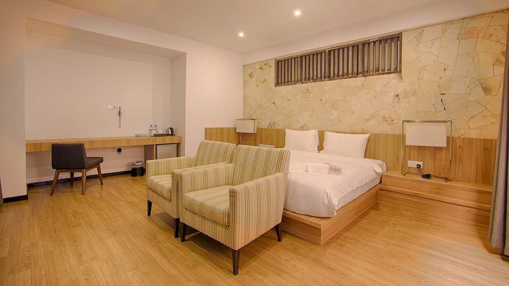 Lot 33 Boutique Hotel 10/50
