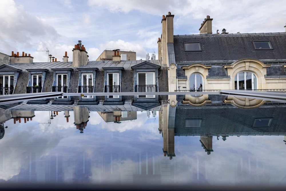 Le 46 Hotel 63/70