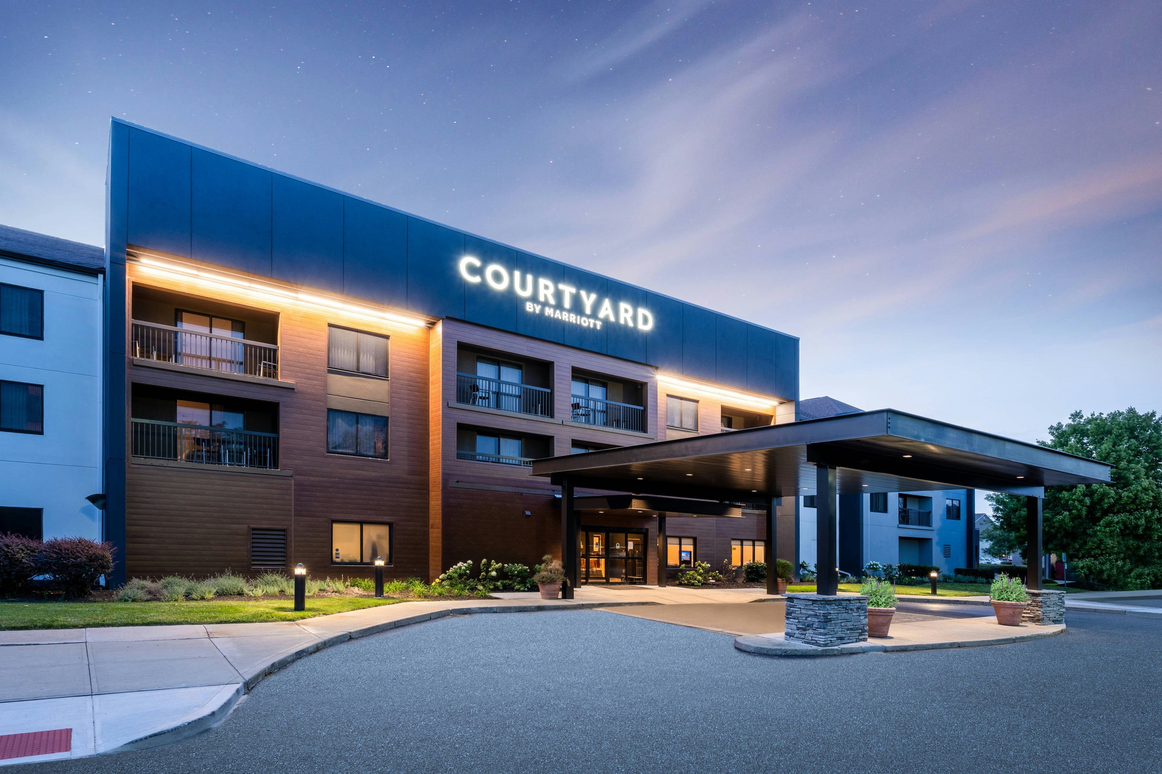 Courtyard Columbus Airport 1/15