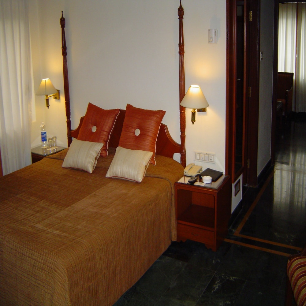 La Place Sarovar Portico Lucknow 21/55
