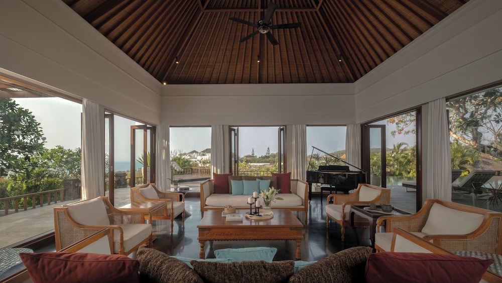 THE SHANTI RESIDENCE AND RESORT 44/66