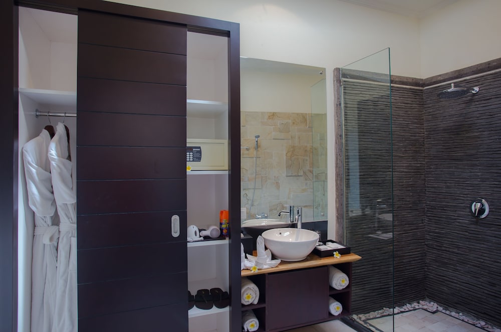Kayu Suar Bali Luxury Villas and Spa 28/29