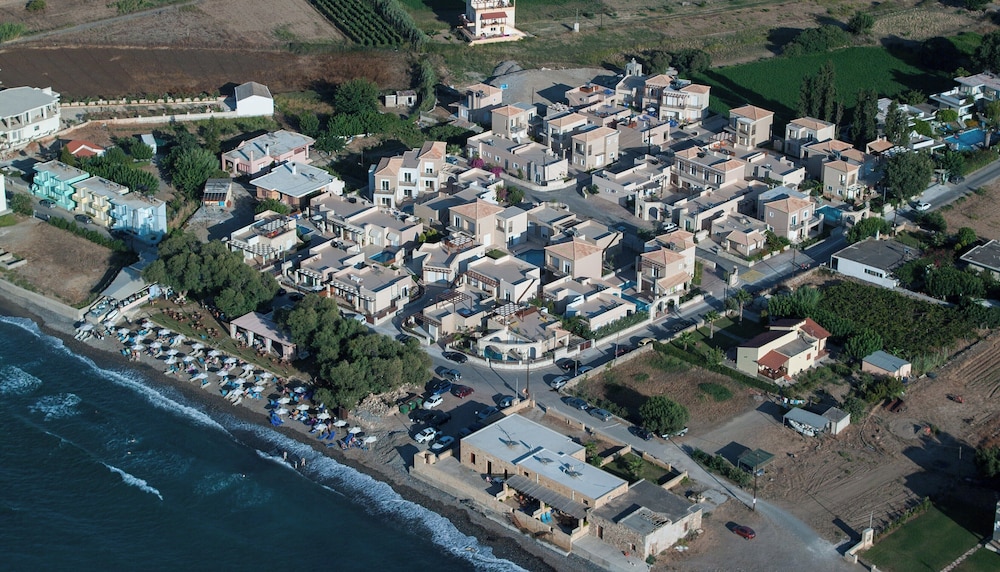 Azure Beach Seafront Villas 10/56