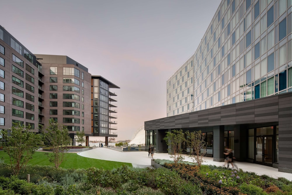 Hyatt Place Boston Seaport District 4/47