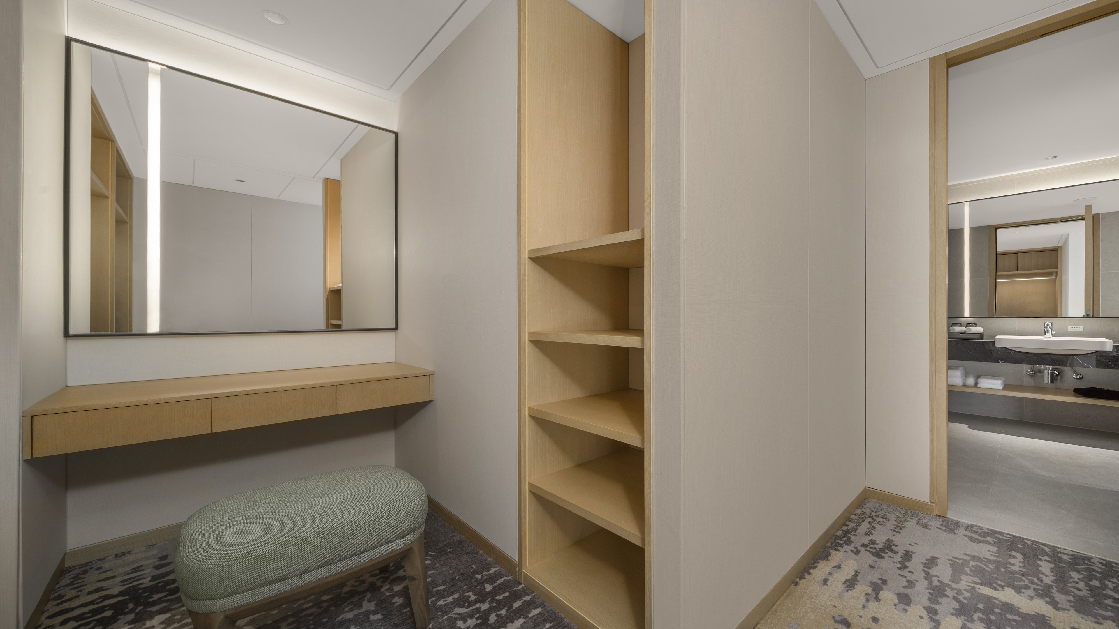 Holiday Inn Qinhuangdao Haigang 52/52