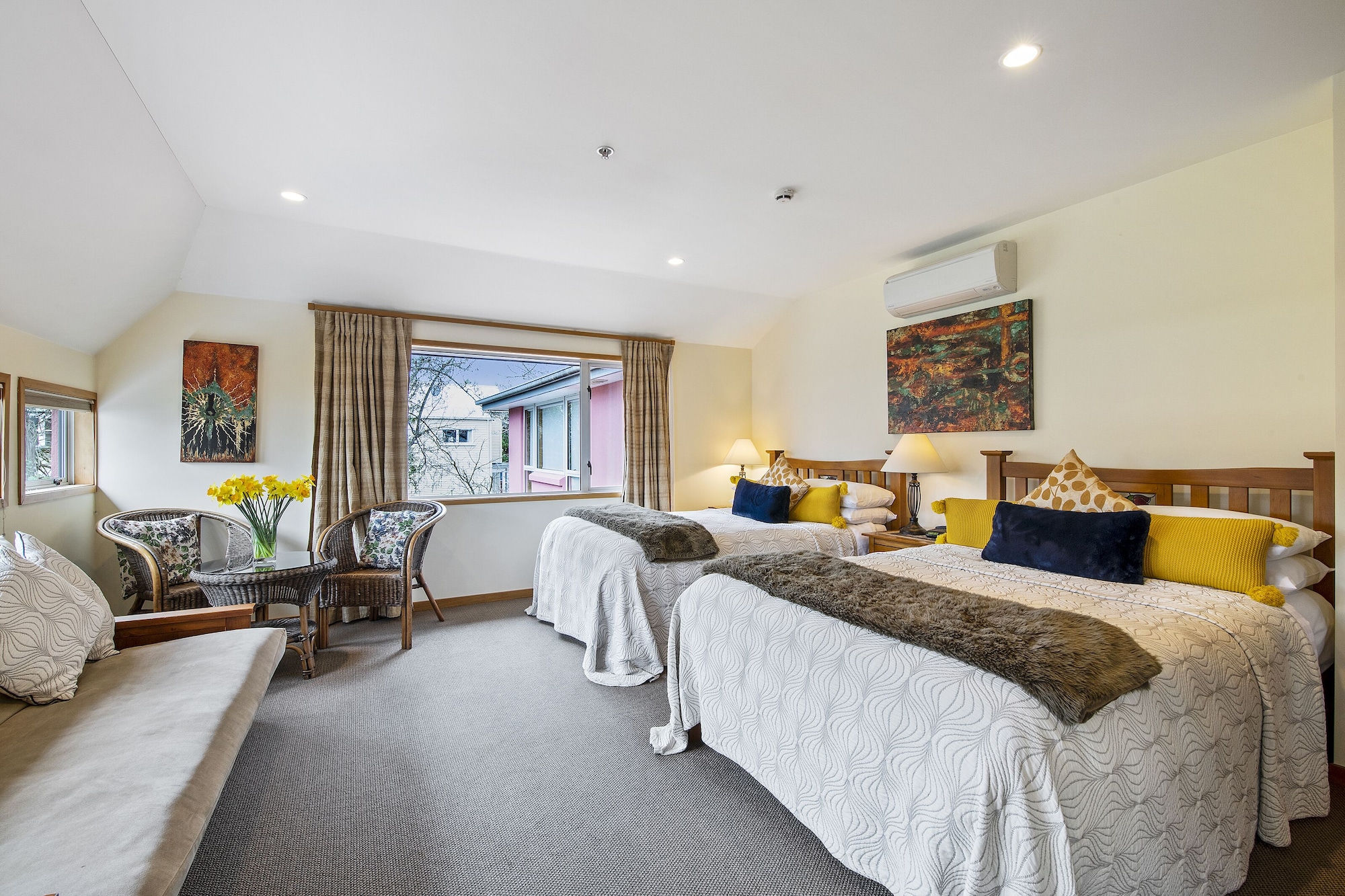 SUPER, DELUXE, TWIN BEDS