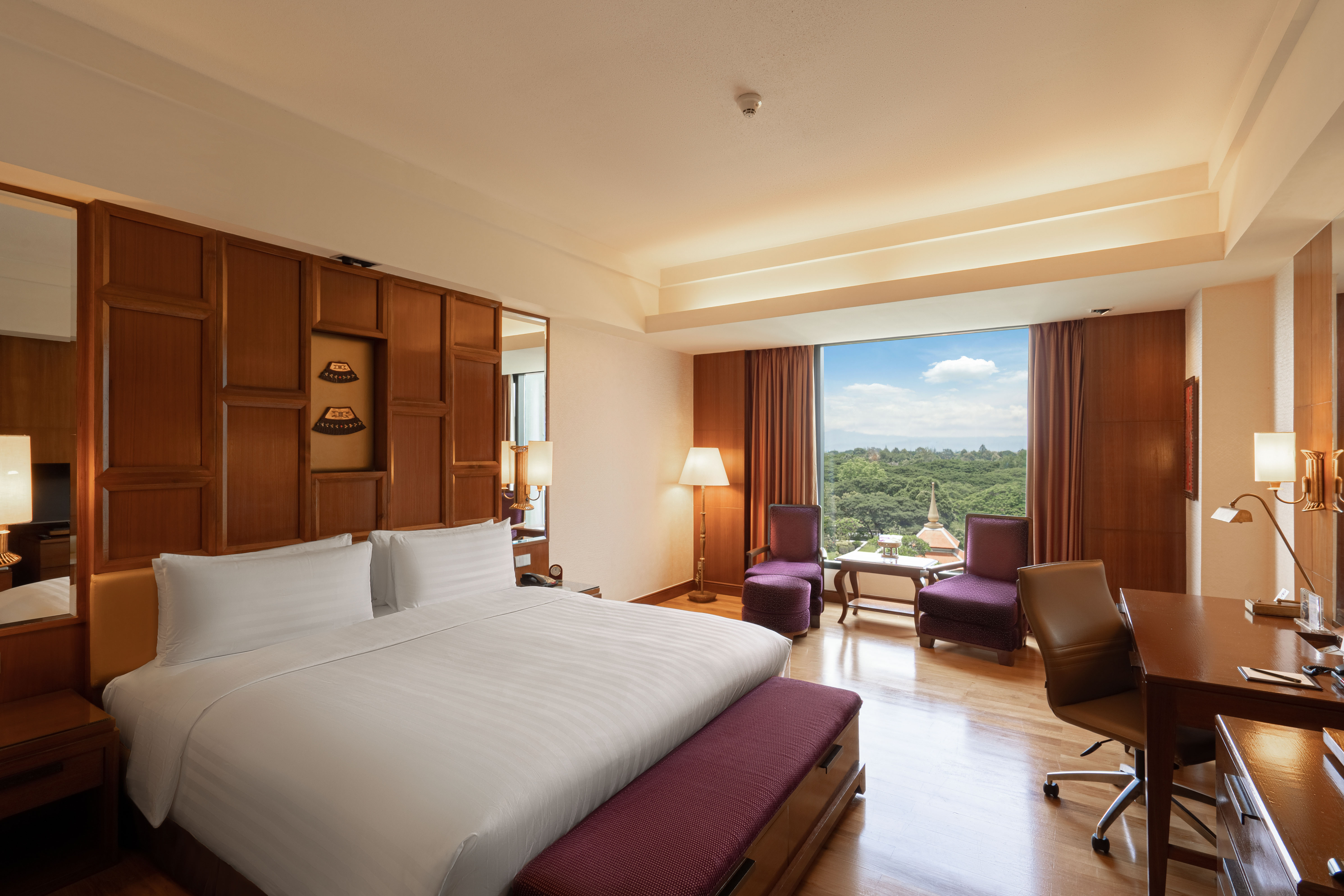 Horizon, Club, Deluxe, King Bed