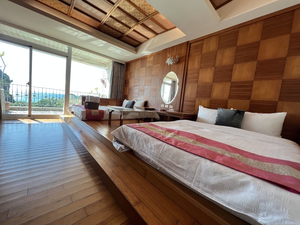 STANDARD, QUADRUPLE, SEA VIEW