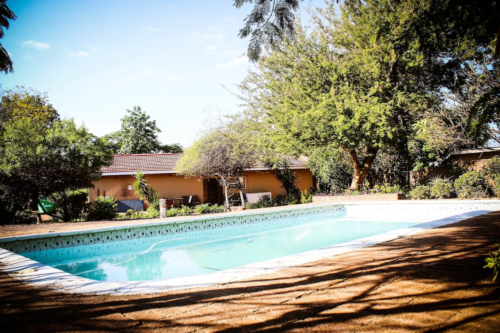 River-Ridge Guest House 21/23