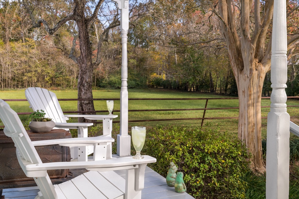 Maison D Memoire Bed & Breakfast Cottages 40/50