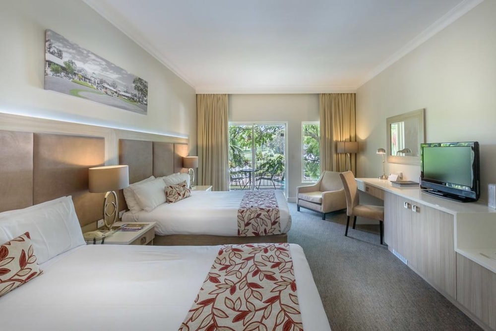 ROOM, TWIN BEDS, LAKE VIEW