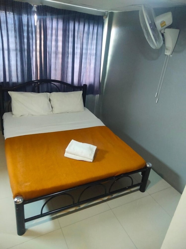STANDARD, DOUBLE BED, WITH FAN