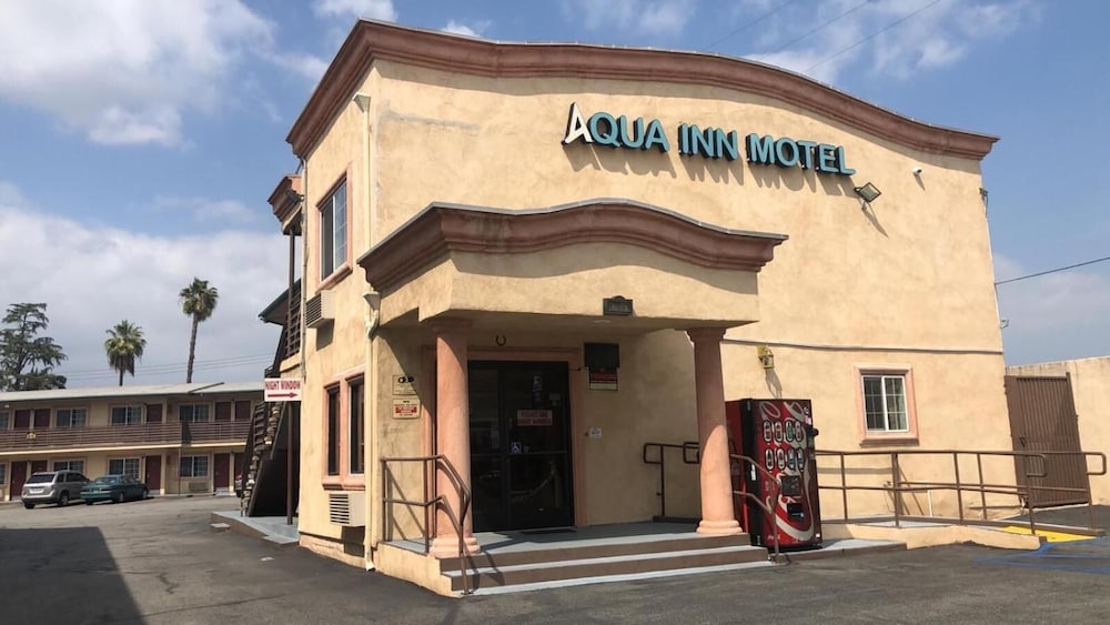 Aqua Inn Motel 3/28