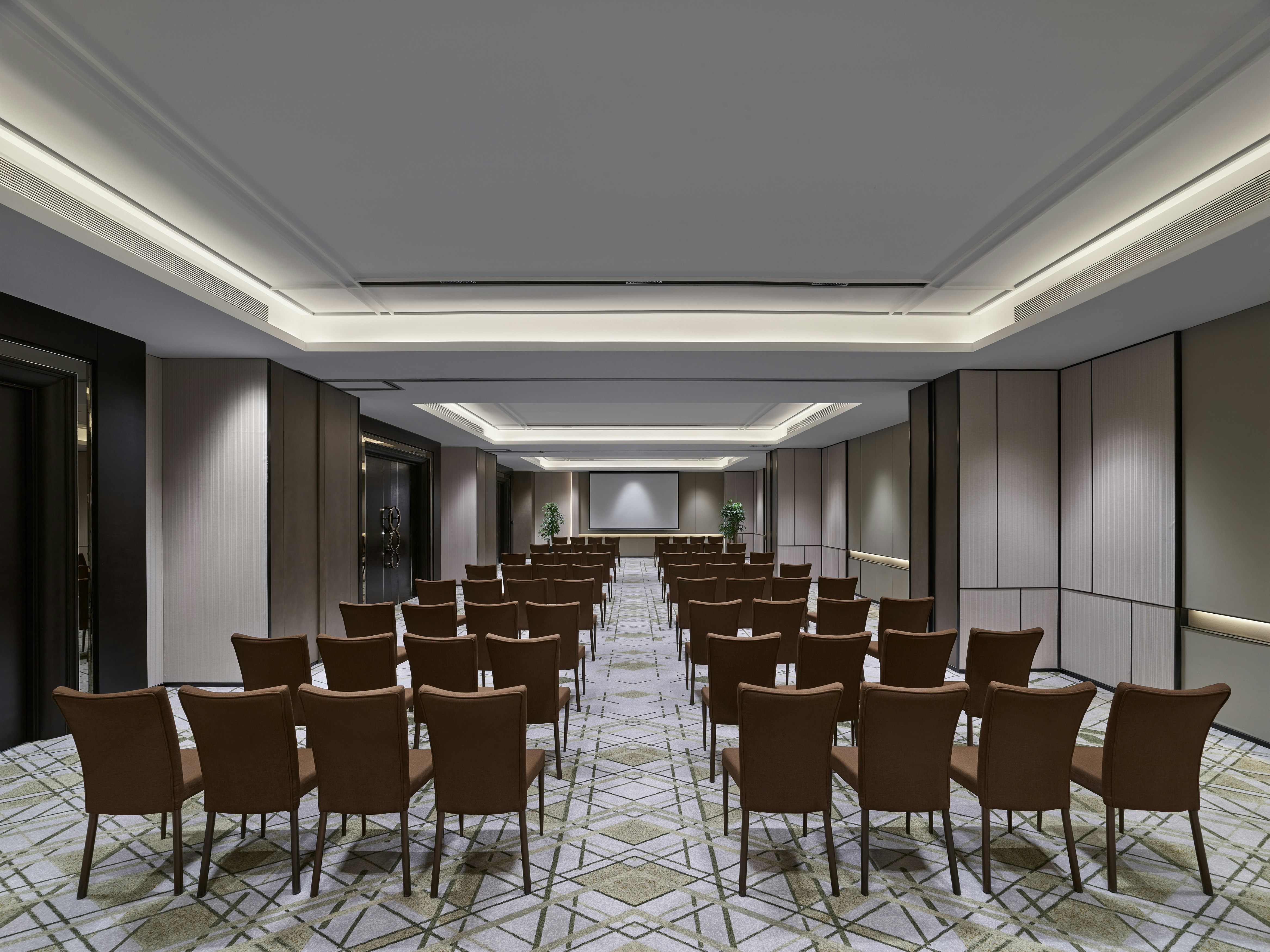 Hilton Shanghai Hongqiao Hotel 61/70