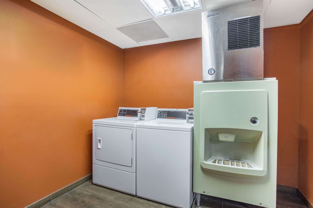 MainStay Suites Decatur River City 20/43