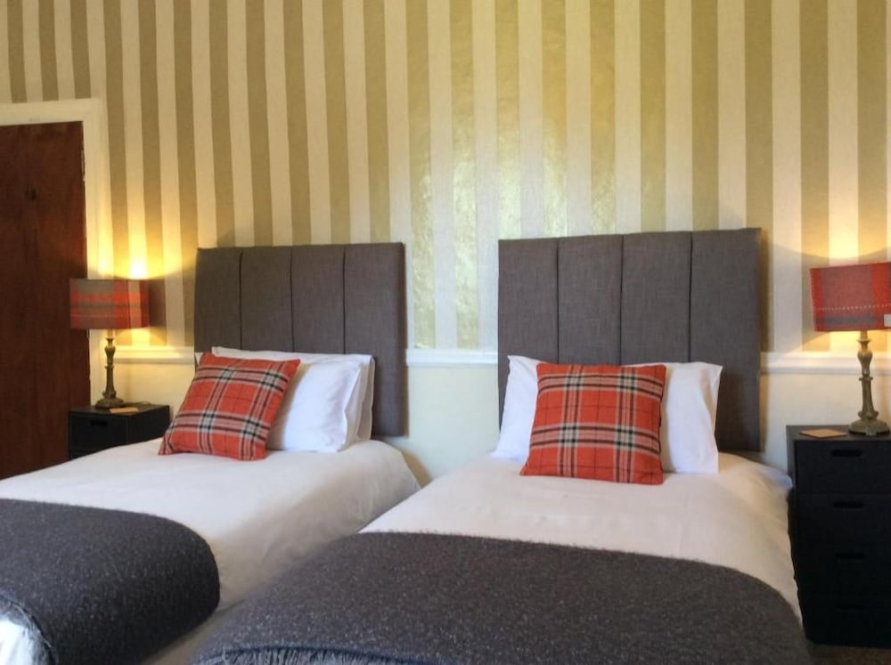 Aberllynfi House 8/45