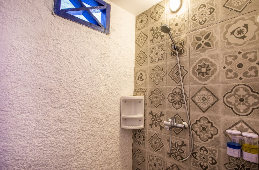 Santorini Beach Resort 45/65