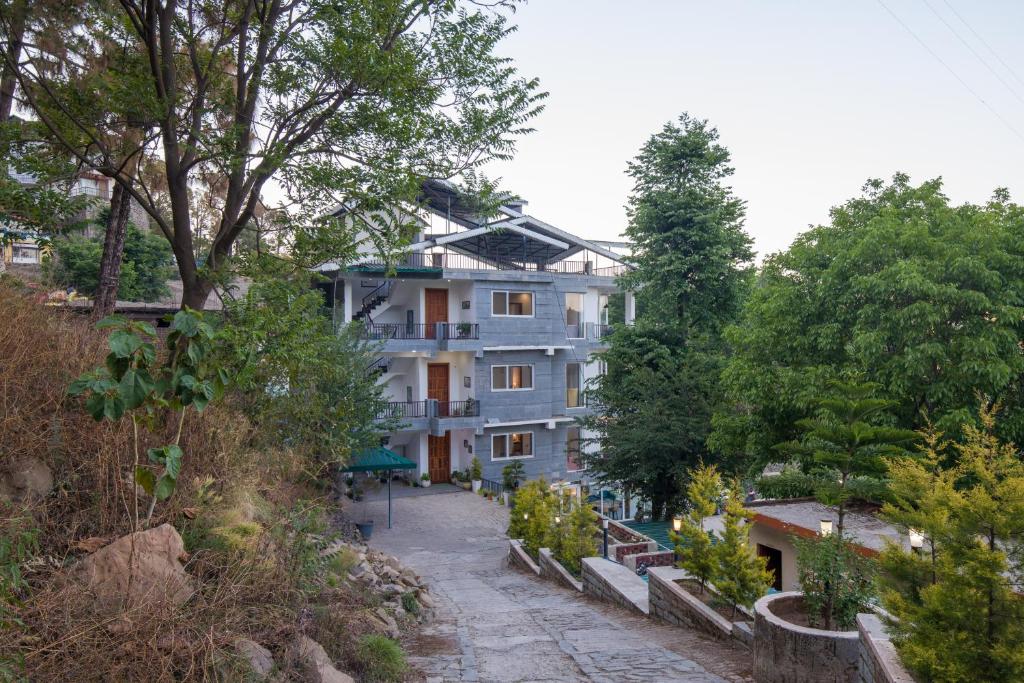 Alaya Stays By Elivaas Livelife - Kasauli 3/13