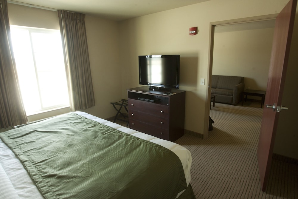 Cobblestone Inn & Suites -- Brillion, WI 15/40