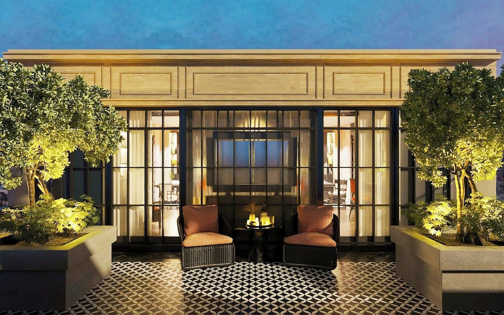 Champton Hanoi Hotel 5/63