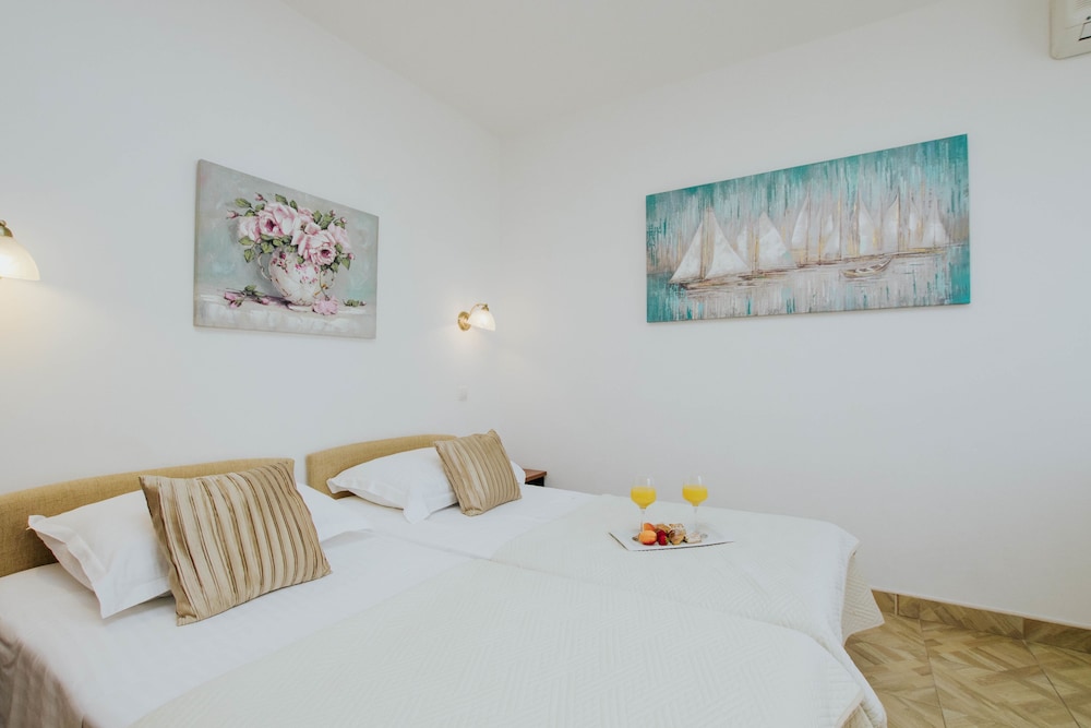 Hotel Vila Tina 15/50