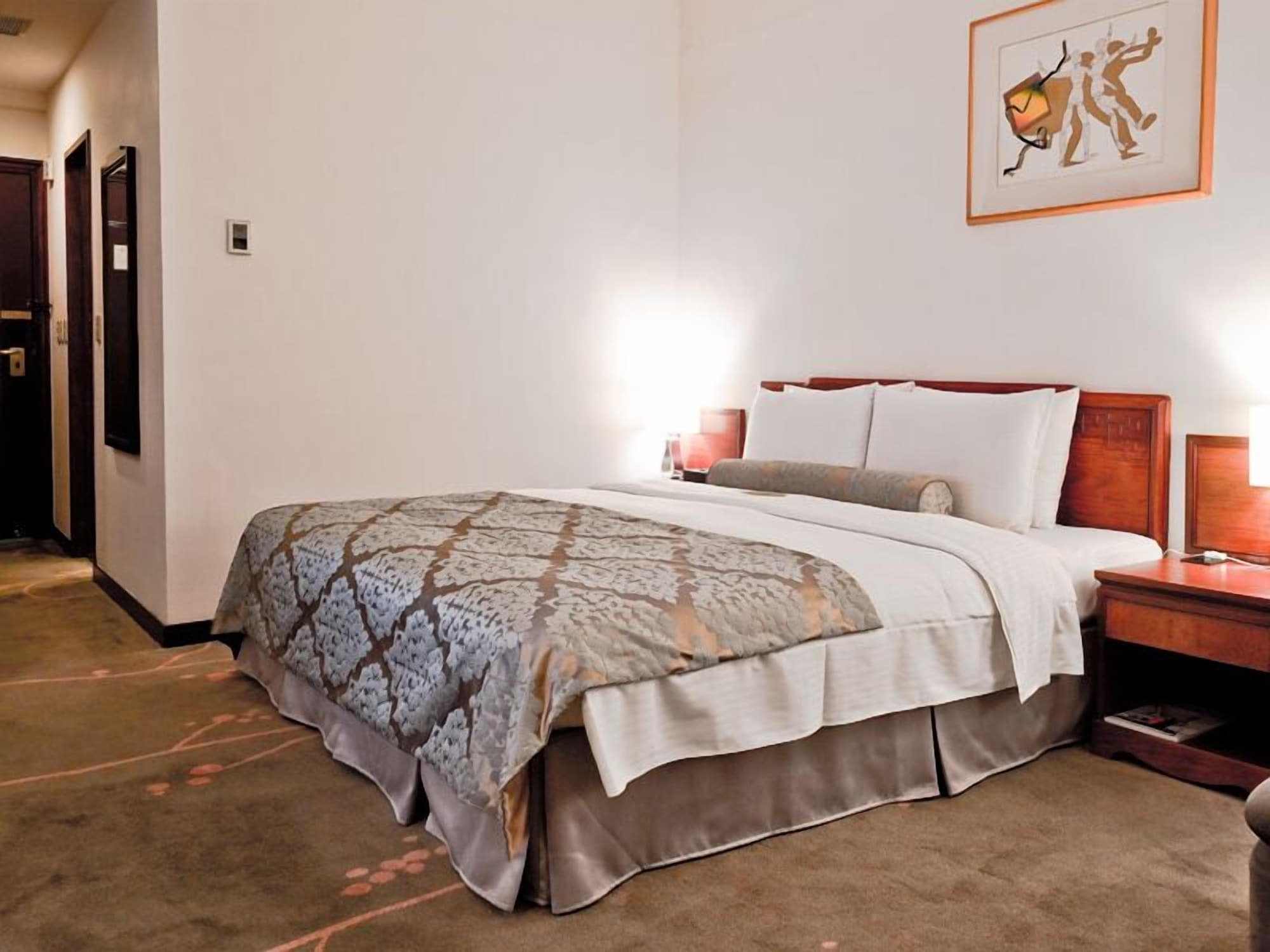 SUPERIOR, KING BED