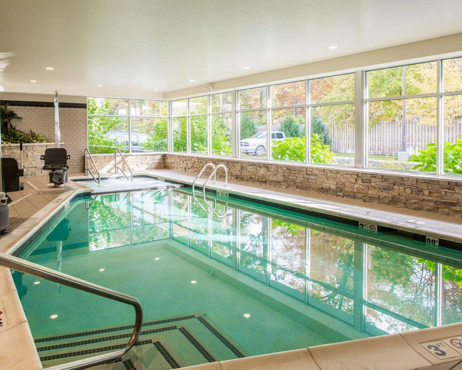 Cambria Hotel Traverse City 17/46