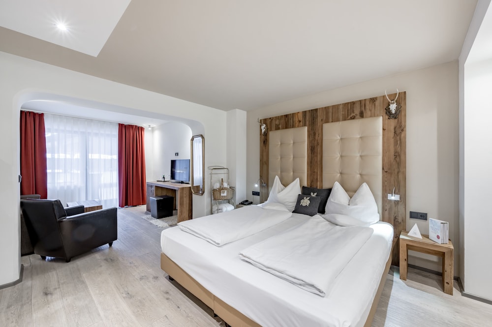SUPERIOR, DOUBLE BED, BALCONY