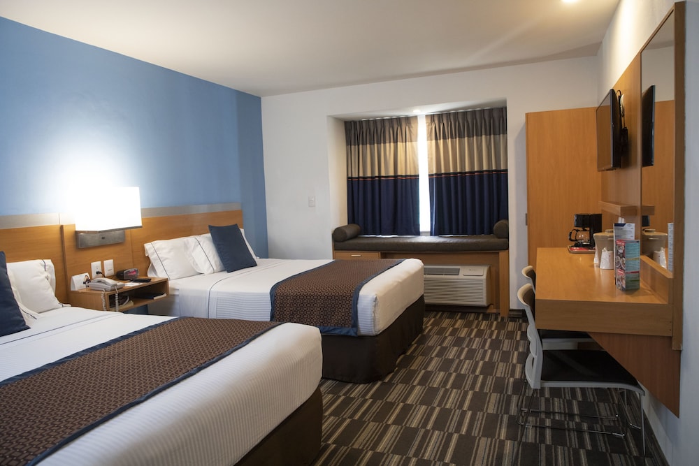 Microtel Inn & Suites by Wyndham Culiacan 12/56