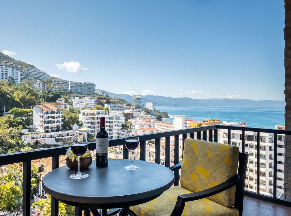Pinnacle Resorts 179 - Adults Only 43/49